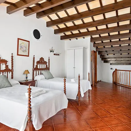 Juana Blanes * Cala'N Blanes (Menorca)