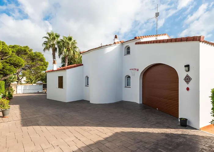 Juana Blanes Villa *